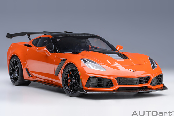 71279 1/18 CHEVROLET CORVETTE C7 ZR1 (SEBRING ORANGE TINTCOAT)