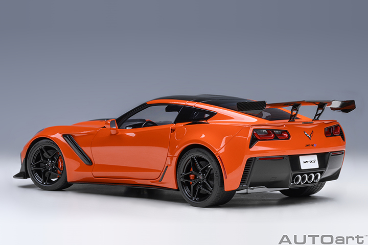 71279 1/18 CHEVROLET CORVETTE C7 ZR1 (SEBRING ORANGE TINTCOAT)