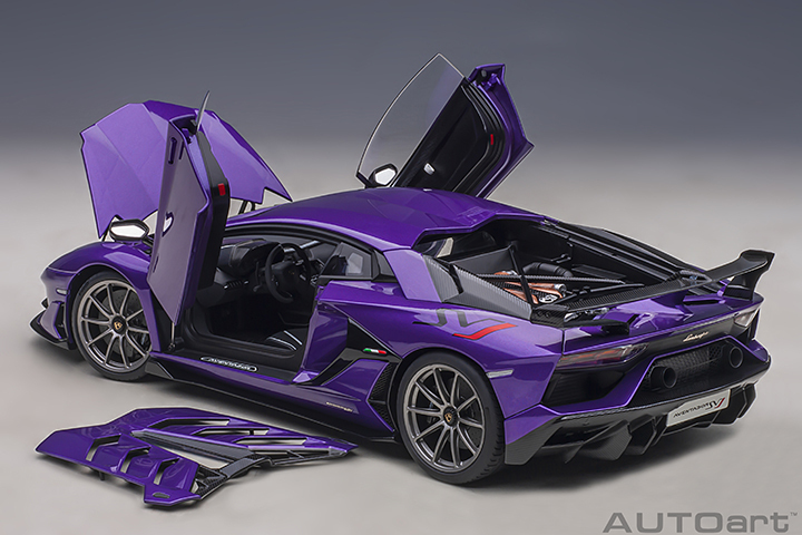 79179 1/18 LAMBORGHINI AVENTADOR SVJ  (VIOLA PASIFAE/PEARL PURPLE)