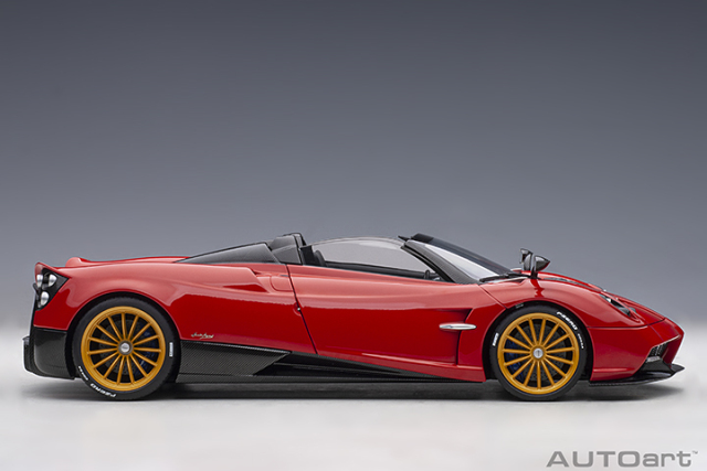 78287 1/18 PAGANI HUAYRA ROADSTER (ROSSO MONZA/RED)