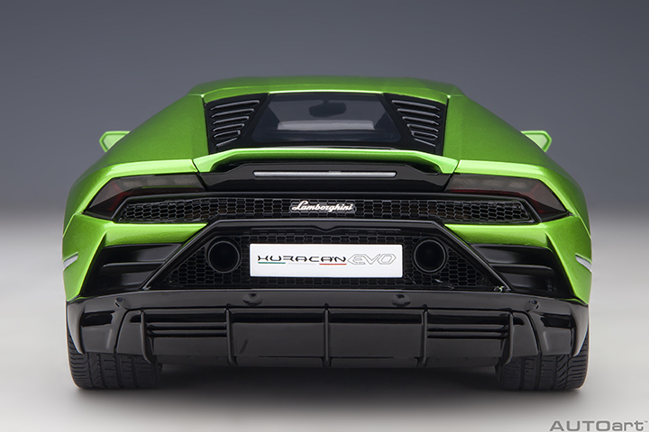 79215 1/18 LAMBORGHINI HURACAN EVO (VERDE SELVANS)