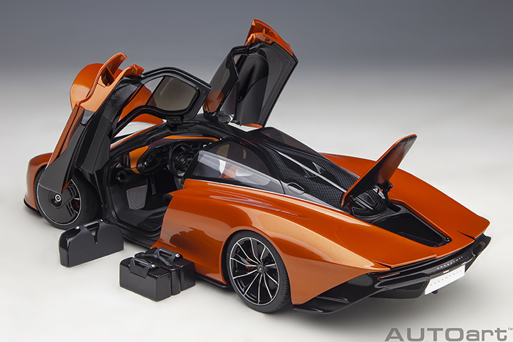 76088 1/18 McLAREN SPEEDTAIL(VOLCANO ORANGE)