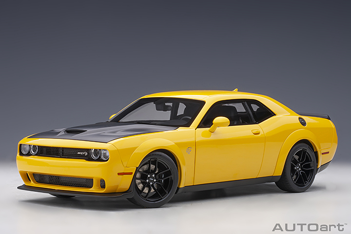 71737 1/18 DODGE CHALLENGER SRT HELLCAT WIDEBODY 2018 (YELLOW JACKET/SATIN BLACK PAINTED HOOD)