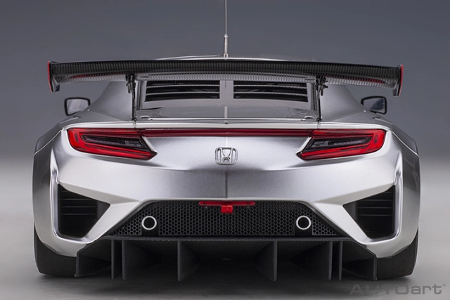 81897 1/18 HONDA NSX GT3 2018 (HYPER SILVER)