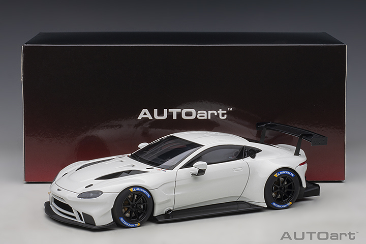 81806 1/18 ASTON MARTIN VANTAGE GTE LE MANS PRO 2018 (WHITE)