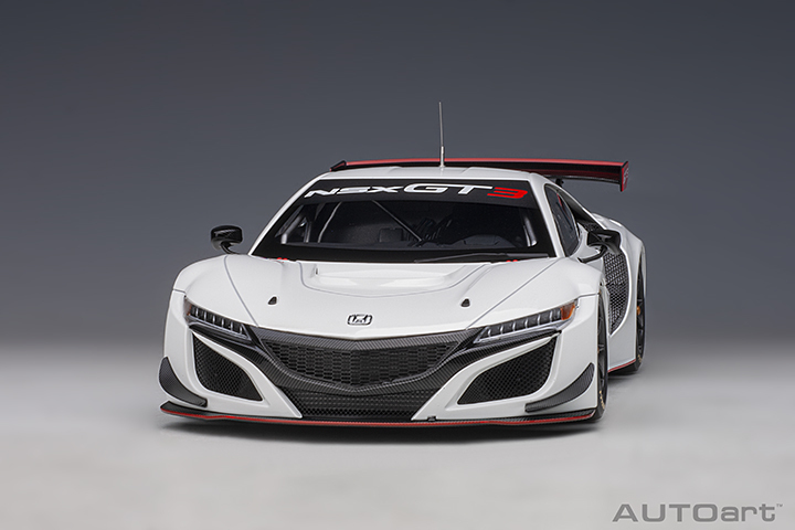 81898 1/18 HONDA NSX GT3 2018 (WHITE)