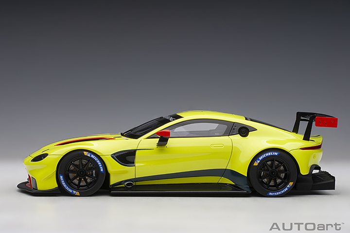 81807 1/18 ASTON MARTIN VANTAGE GTE LE MANS PRO 2018 PRESENTATION CAR (GREEN WITH STRIPES/ACCENTS)