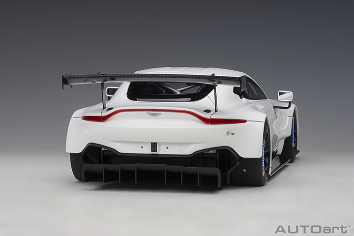 81806 1/18 ASTON MARTIN VANTAGE GTE LE MANS PRO 2018 (WHITE)