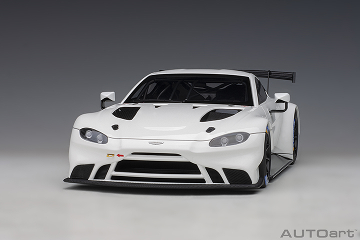 81806 1/18 ASTON MARTIN VANTAGE GTE LE MANS PRO 2018 (WHITE)