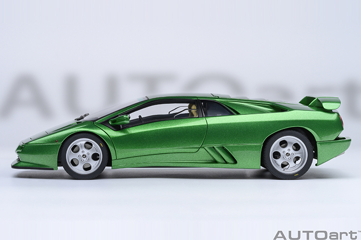 79150 1/18 LAMBORGHINI DIABLO SE30 (VERDE MIC/METALLIC GREEN)