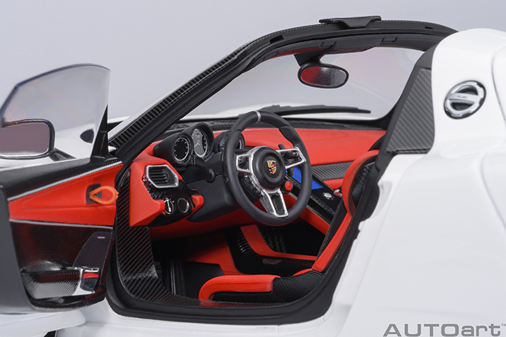 77920 1/18 PORSCHE 918 SPYDER WEISSACH PACKAGE (WHITE/RED INTERIOR)