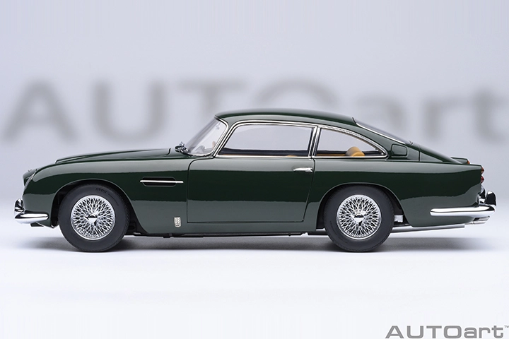 70286 1/18 ASTON MARTIN DB5 (BRITISH RACING GREEN)