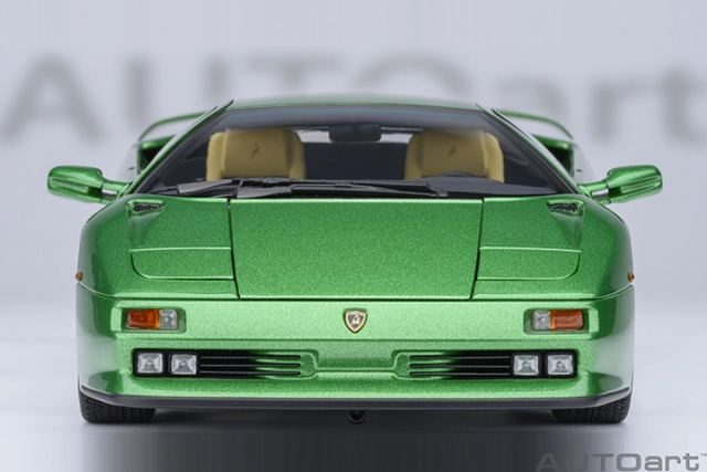 79150 1/18 LAMBORGHINI DIABLO SE30 (VERDE MIC/METALLIC GREEN)