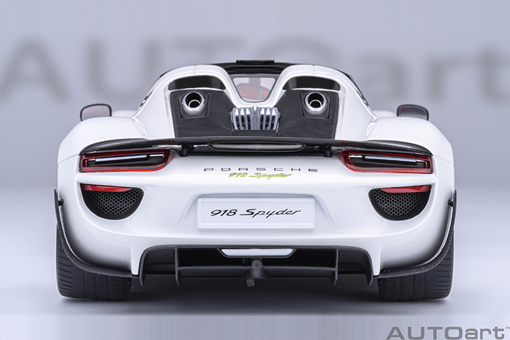 77920 1/18 PORSCHE 918 SPYDER WEISSACH PACKAGE (WHITE/RED INTERIOR)