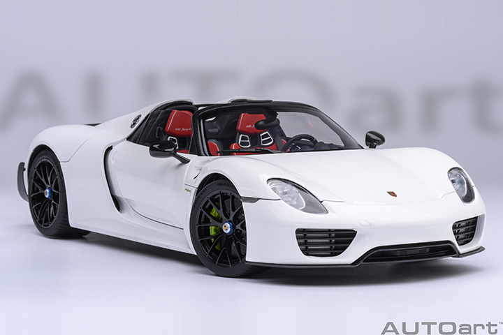 77920 1/18 PORSCHE 918 SPYDER WEISSACH PACKAGE (WHITE/RED INTERIOR)