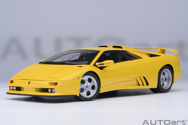 79144 1/18 LAMBORGHINI DIABLO SE30 JOTA (SUPERFLY YELLOW)