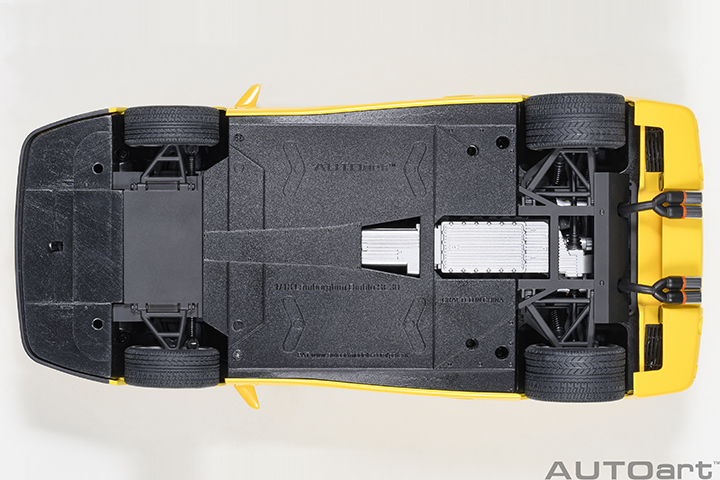 79144 1/18 LAMBORGHINI DIABLO SE30 JOTA (SUPERFLY YELLOW)