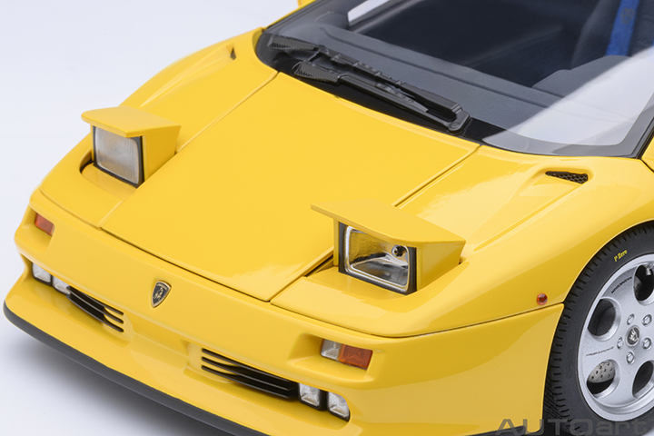 79144 1/18 LAMBORGHINI DIABLO SE30 JOTA (SUPERFLY YELLOW)