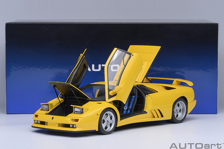 79144 1/18 LAMBORGHINI DIABLO SE30 JOTA (SUPERFLY YELLOW)