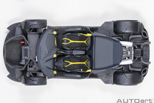 76070 1/18 McLAREN 720S (VOLCANO YELLOW)