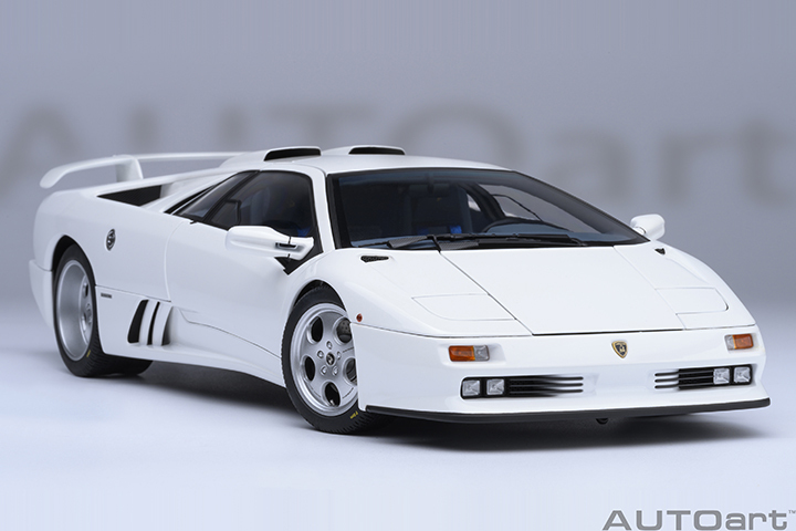 79145 1/18 LAMBORGHINI DIABLO SE30 JOTA (IMPACT WHITE)