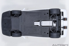 79145 1/18 LAMBORGHINI DIABLO SE30 JOTA (IMPACT WHITE)