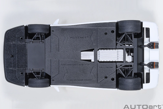 79145 1/18 LAMBORGHINI DIABLO SE30 JOTA (IMPACT WHITE)