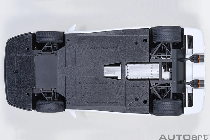 79145 1/18 LAMBORGHINI DIABLO SE30 JOTA (IMPACT WHITE)