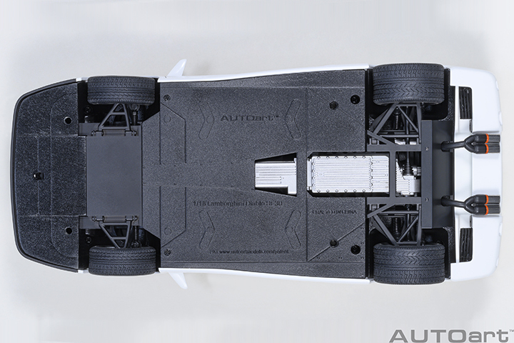 79145 1/18 LAMBORGHINI DIABLO SE30 JOTA (IMPACT WHITE)