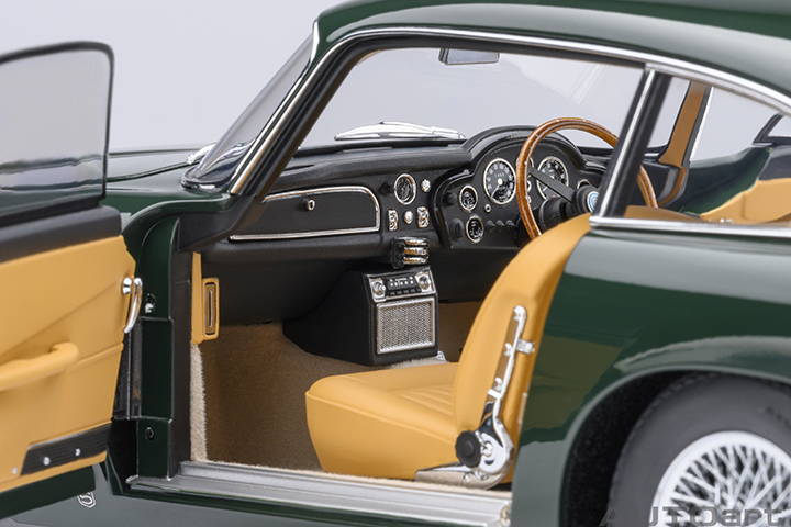 70286 1/18 ASTON MARTIN DB5 (BRITISH RACING GREEN)