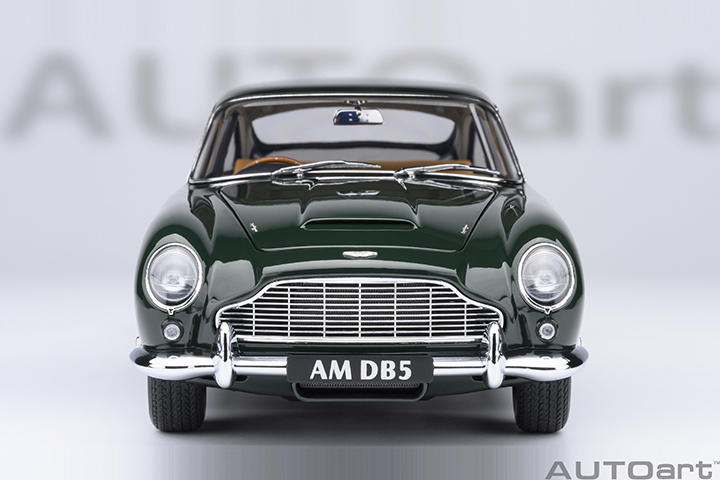 70286 1/18 ASTON MARTIN DB5 (BRITISH RACING GREEN)