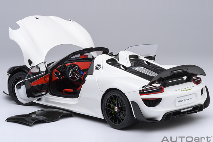 77920 1/18 PORSCHE 918 SPYDER WEISSACH PACKAGE (WHITE/RED INTERIOR)