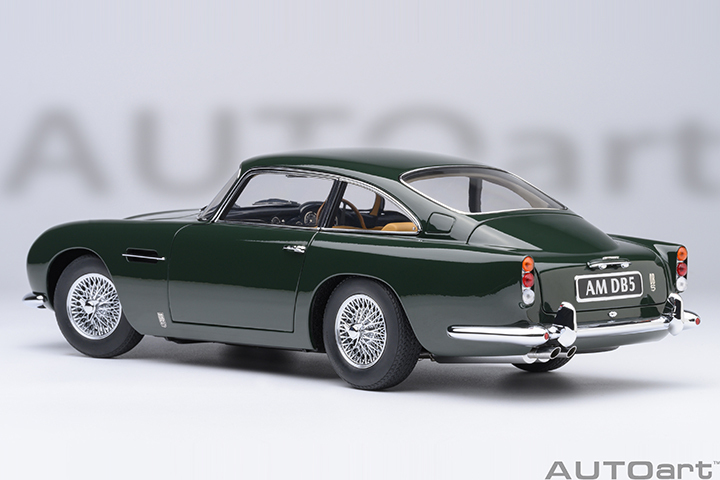 70286 1/18 ASTON MARTIN DB5 (BRITISH RACING GREEN)