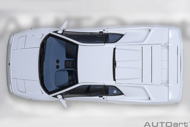79145 1/18 LAMBORGHINI DIABLO SE30 JOTA (IMPACT WHITE)