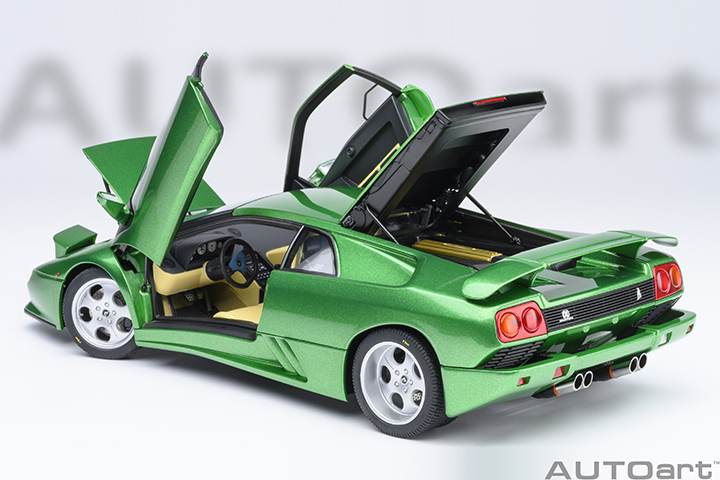 79150 1/18 LAMBORGHINI DIABLO SE30 (VERDE MIC/METALLIC GREEN)