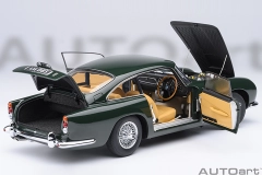 70286 1/18 ASTON MARTIN DB5 (BRITISH RACING GREEN)