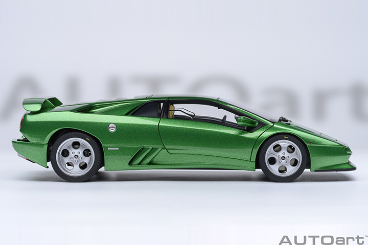 79150 1/18 LAMBORGHINI DIABLO SE30 (VERDE MIC/METALLIC GREEN)