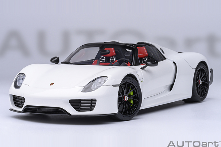 77920 1/18 PORSCHE 918 SPYDER WEISSACH PACKAGE (WHITE/RED INTERIOR)