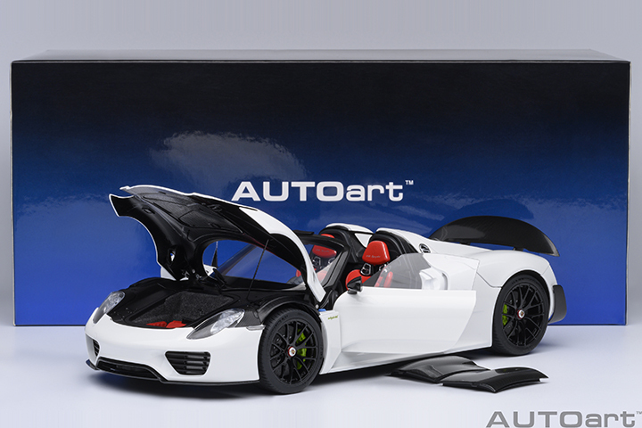 77920 1/18 PORSCHE 918 SPYDER WEISSACH PACKAGE (WHITE/RED INTERIOR)