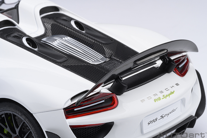 77920 1/18 PORSCHE 918 SPYDER WEISSACH PACKAGE (WHITE/RED INTERIOR)