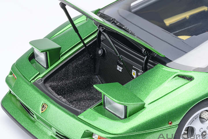 79150 1/18 LAMBORGHINI DIABLO SE30 (VERDE MIC/METALLIC GREEN)