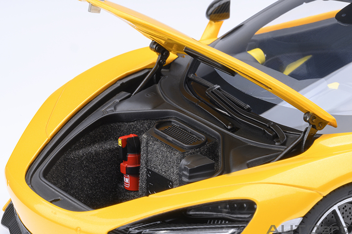 76070 1/18 McLAREN 720S (VOLCANO YELLOW)