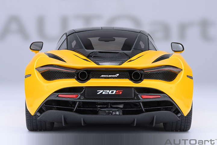 76070 1/18 McLAREN 720S (VOLCANO YELLOW)