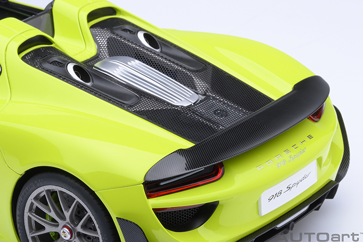 77921 1/18 PORSCHE 918 SPYDER WEISSACH PACKAGE (ACID GREEN)