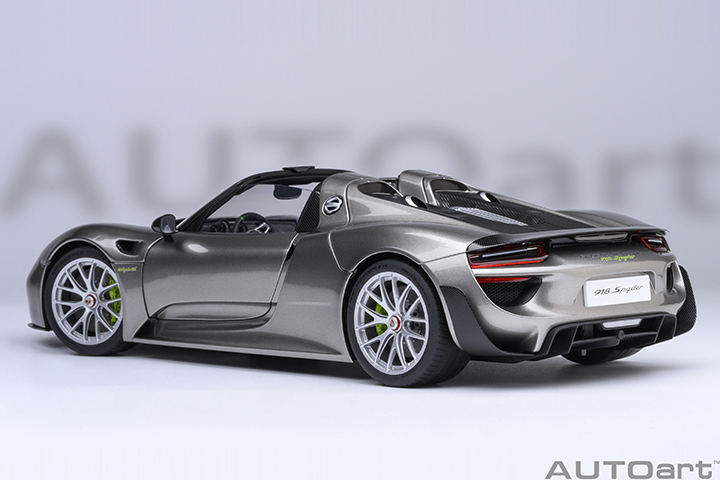 77922  1/18 PORSCHE 918 SPYDER WEISSACH PACKAGE (LIQUID METAL SILVER)