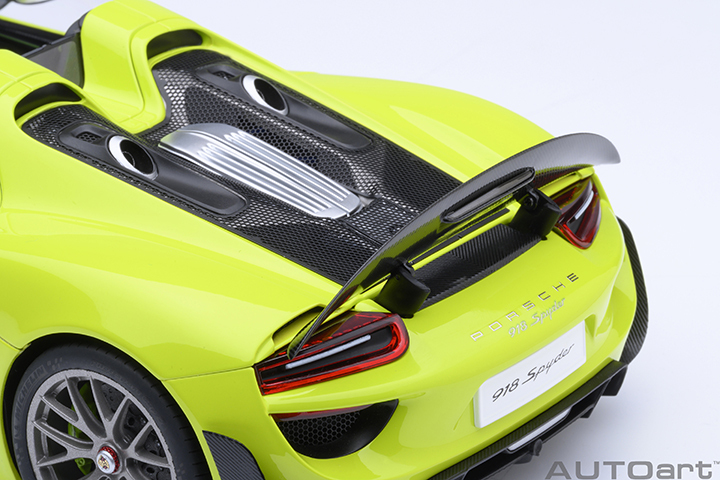 77921 1/18 PORSCHE 918 SPYDER WEISSACH PACKAGE (ACID GREEN)