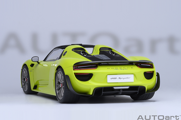 77921 1/18 PORSCHE 918 SPYDER WEISSACH PACKAGE (ACID GREEN)