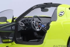 77921 1/18 PORSCHE 918 SPYDER WEISSACH PACKAGE (ACID GREEN)