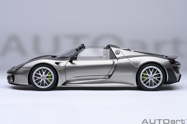 77922  1/18 PORSCHE 918 SPYDER WEISSACH PACKAGE (LIQUID METAL SILVER)