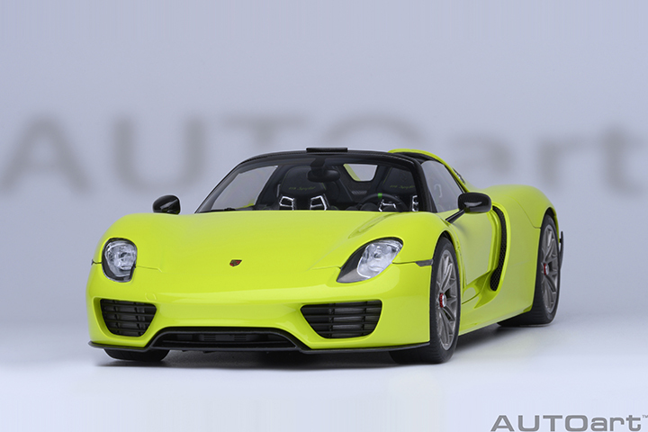 77921 1/18 PORSCHE 918 SPYDER WEISSACH PACKAGE (ACID GREEN)